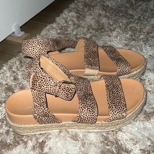 Platform sandals
